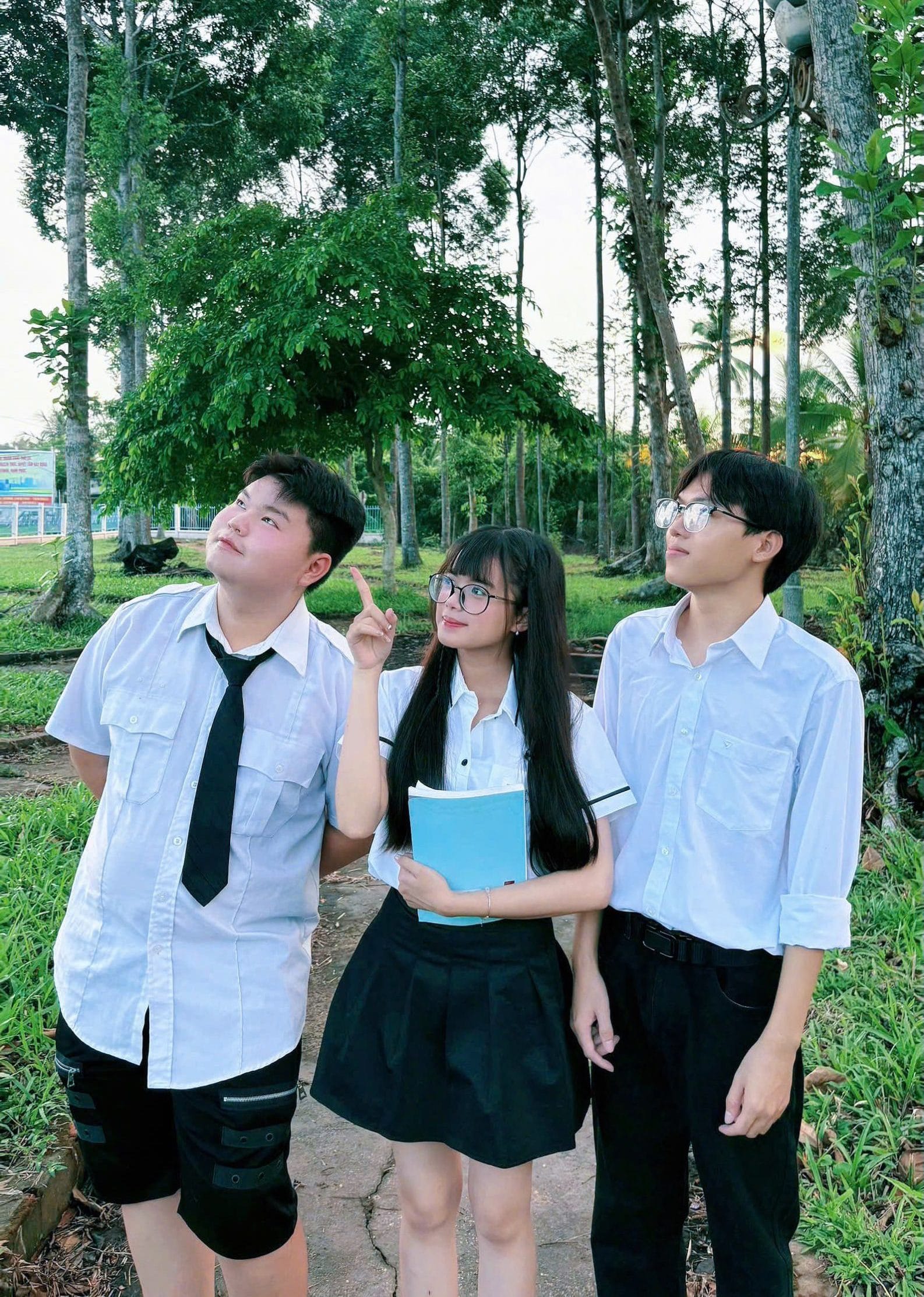 Chụp ảnh nhóm Hiệu ẢNh Ký Ức Thanh Xuân