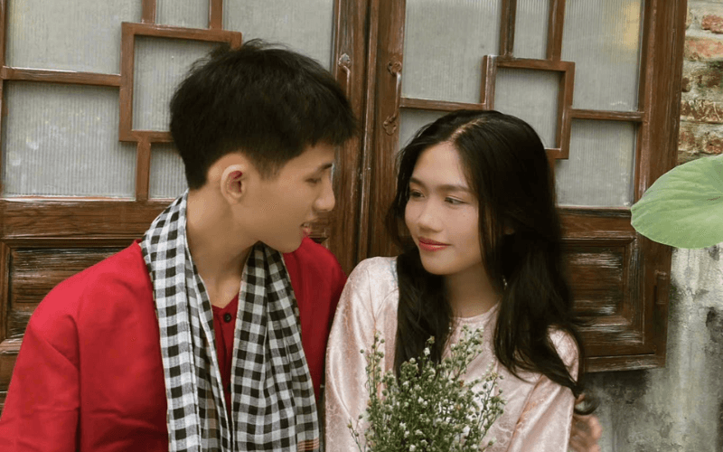 Hiệu Ảnh Ký Ức Thanh Xuân bật mí cách tạo dáng couple “tình bể bình” cực tình cảm