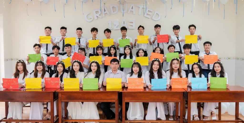 chup-anh-nhom-ban-tuoi-tre-tai-hieu-anh-ky-uc-thanh-xuan