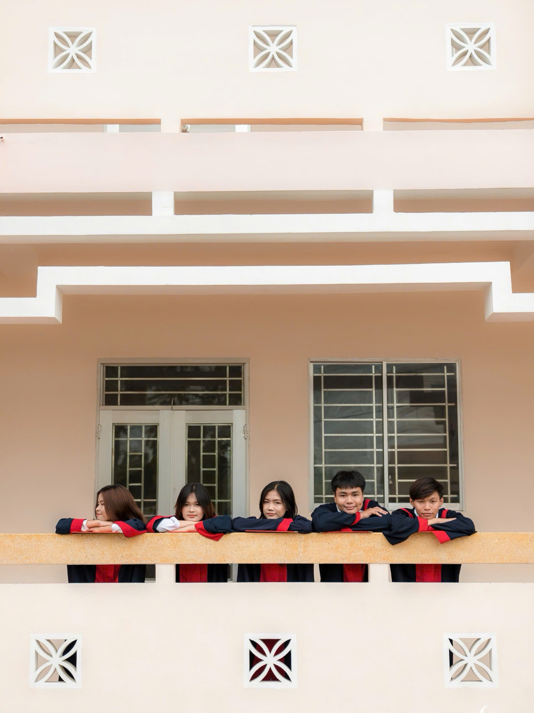 chup-anh-nhom-ban-tuoi-tre-tai-hieu-anh-ky-uc-thanh-xuan